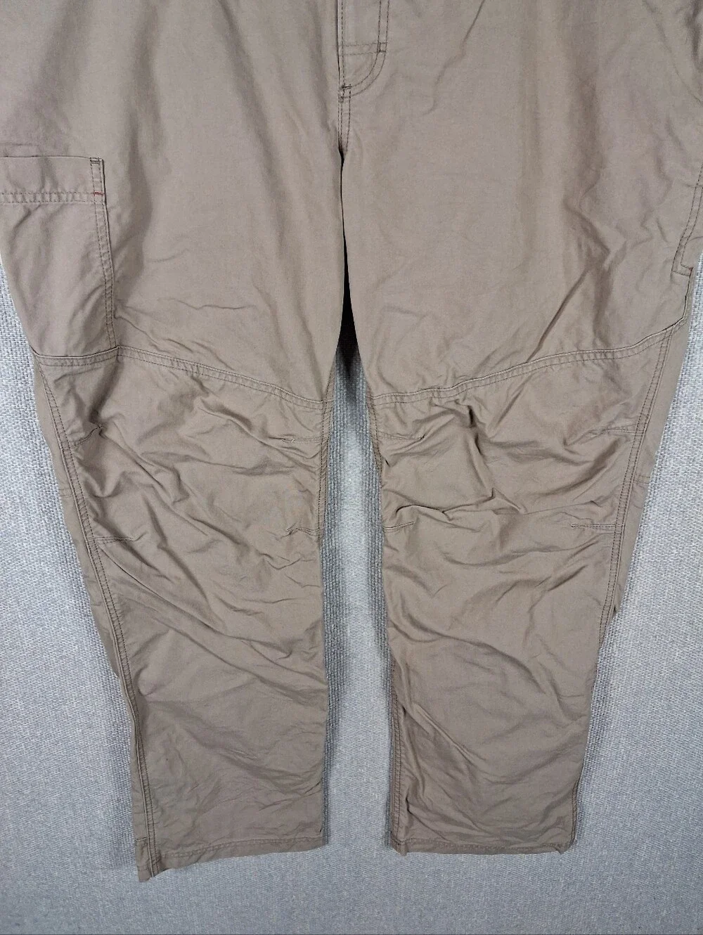L.L.Bean Riverton Cargo Pants Mens 42x32 Khaki Standard Fit Straight Leg Utility